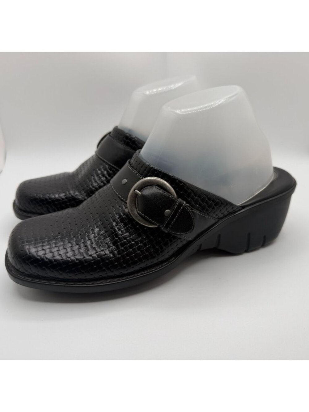 Clarks Artisan Clogs Women Size 8.5M Black Woven Leather Slip-on Comfort Shoes